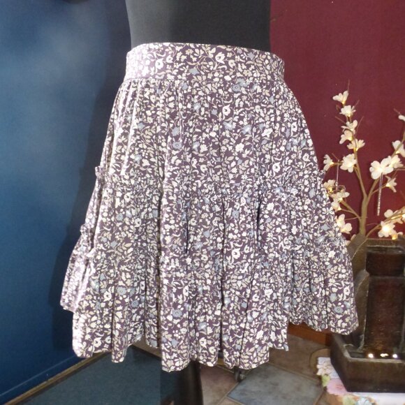 VINTAGE VICTORIAS SECRET MODA INTERNATIONAL FLORAL FULL TIERED SHORT SKIRT 14 - Picture 2 of 13